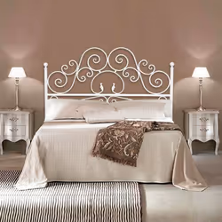 Letto matrimoniale con testiera in ferro bianco opaco con contenitore Modello Tondino con box contenitore Dimensioni Larghezz ...