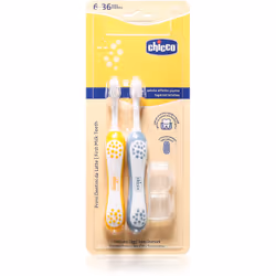 Lo spazzolino da denti Chicco Toothbrush Set 6-36m abitua giocosamente i bambini a lavarsi i denti. Grazie al design allegro, ...
