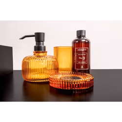 Jubilee accessori Partner ideale per i lavandini Datejust e Jubilee, ma perfetta anche in ogni bagno discreto e raffinato, la ...