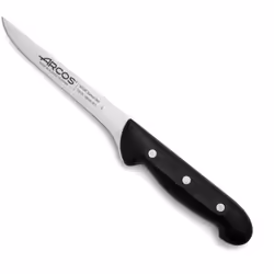 Coltello disosso Arcos Maitre 151500 in acciaio inox Nitrum e mango polipropilene Maitre 151500 con lama 16 cm in blister. Co ...