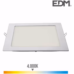 Downlight LED 20W con un flusso luminoso di 1500lm. Dimensioni: lato quadrato 22cm foratura 20x20finitura cm cromato. Ombra l ...