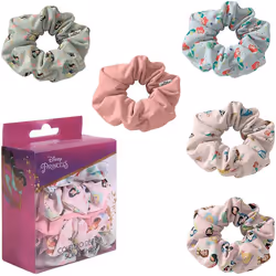 Le code di cavallo delle bambine si meritano una bella decorazione. L’accessorio per capelli Disney Princess Scrunchies aggiu ...