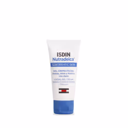 Isdin Nutradeica è un gel crema viso per la pelle grassa e lascia il viso più pulito e con meno imperfezioni.
Formato: Flaco ...