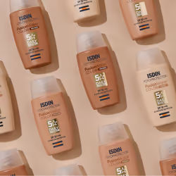 ISDIN Fotoprotector Fusion Water Color Light SPF 50 Crema per la protezione solare Viso Adulti - Vista aggiuntiva 5