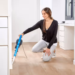Black & Decker BXVMS600E scopa elettrica Aspirapolvere a bastone AC Secco Ciclonico, EPA Senza sacchetto 0,8 L 600 W Nero, Blu - Vista aggiuntiva 5