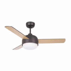 El ventilador de techo con luz Klar de LedsC4 es pura elegancia y sencillez. Se trata de un ventilador silencioso con 3 veloc ...