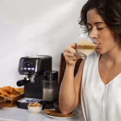 Cecotec Power Espresso 20 Steel Pro Latte Automatica/Manuale Macchina per espresso 1,3 L - Vista aggiuntiva 6