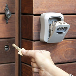 Innovagoods - LorK Cassaforte per chiavi, versatile per esterni, protezione contro lo smarrimento e il furto, 10x5,3x12,5 cm, grigio, standard
