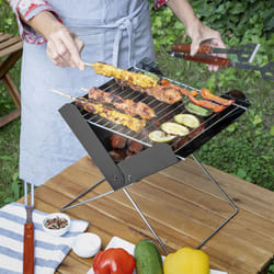 Innovagoods - Mini bbq portatile de Charcoal foldecue, pieghevole, ideale per il campeggio e da tavolo, facile da usare e da pulire, per 2 persone,