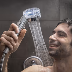 ¡ InnovaGoods ti offre le migliori novità per la tua casa, come Ecodoccia con Elica a Pressione e Filtro Purificante Heliwer ...