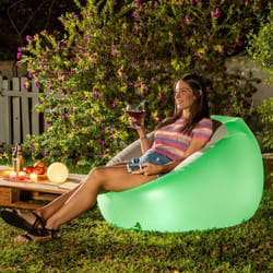 Innovagoods - Poltrona Gonfiabile con led Multicolor, Telecomando Incluso, Resistente all'Acqua IP67, Facile da Gonfiare e Sgonfiare, per Interni ed