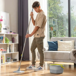 Innovagoods - Mop rotante autopulente con secchio 2,5L, Mop rotante con rotazione a 360º. Colore grigio
