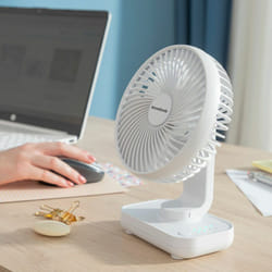Innovagoods - Mini Ventilatore de Desktop, Mini Ventilatore ricaricabile con luce led, Ventilatore a 4 livelli de intensità, Ventilatore silenzioso,