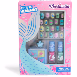 Prima di tutto il divertimento. Il prodotto Martinelia Let´s be Mermaid Beauty fa divertire i bambini, li fa sentire adulti p ...