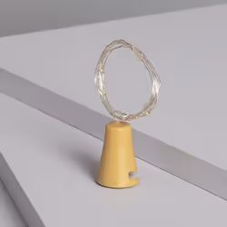 La Ghirlanda LED Solare per Esterni Filo di Rame per Bottiglia rappresenta un modo innovativo per dare un tocco di luce unico ...