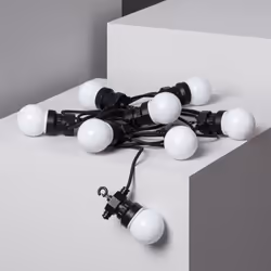 La Ghirlanda di Lampadine LED Solare per Esterni Kuiper 7m è caricata con energia solare grazie al suo pannello solare. Il pa ...