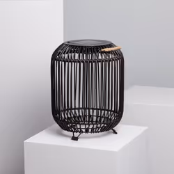 La Lampada da Tavolo per Esterni LED Solare Bhilai incorpora un pannello solare che permette di ricaricare la sua batteria .  ...