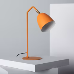 La Lampada da Tavolo Areso combina un design unico ed elegante con finiture di ottima qualità. Questo tipo di lampade di desi ...