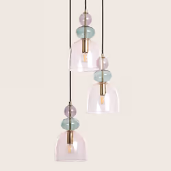 La Lampada a Sospensione Metallo e Vetro Tri Baudelaire combina un design unico ed elegante con finiture di alta qualità. Que ...
