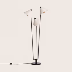 La Lampada da Terra Metallo Bells darà un tocco divertente, elegante e con molta personalità allo spazio desiderato. Grazie a ...