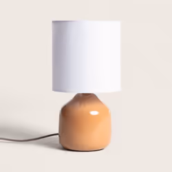 La Lampada da Tavolo Ceramica Maya è un pezzo di illuminazione affascinante e versatile che aggiunge un tocco di eleganza e c ...