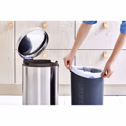 Brabantia 114021 Poubelle à Pédale Newicon avec Seau en Plastique, 20 L - Acier Mat - Vista aggiuntiva 5