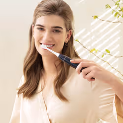 Silk'n SonicYou Adulto Spazzolino elettrico sonico Blu, Bianco - Vista aggiuntiva 4