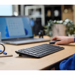 Trust Lyra tastiera Ufficio USB + RF Wireless + Bluetooth QWERTY Spagnolo Nero - Vista aggiuntiva 8