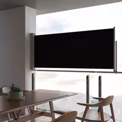Questa tenda da sole laterale semplice ma elegante crea un piccolo angolo accogliente e garantisce allo stesso tempo la priva ...
