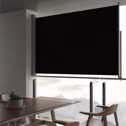 Questa tenda da sole laterale semplice ma elegante crea un piccolo angolo accogliente e garantisce allo stesso tempo la priva ...