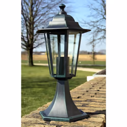 Questo lampione da giardino, con un'altezza di 41 cm, è un'illuminazione decorativa perfetta per giardini, cortili, sentieri  ...