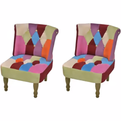 La sedia francese con patchwork in diversi colori allegri è una buona decorazione e arredo per qualsiasi ambiente interno com ...