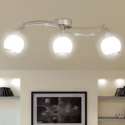 Questa lampada da soffitto splendida, con tre diffusori di vetro, vanta un design moderno. La sua finitura cromata dà questa ...
