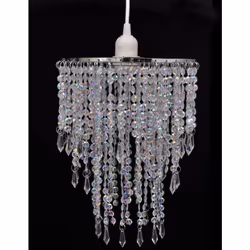Questo splendido lampadario, dal design classico ed elegante, cattura sicuramente l'attenzione in ogni stanza ed è ideale sia ...