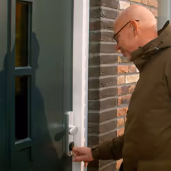 Shelly LOQED Touch Smart Lock Serratura intelligente - Vista aggiuntiva 2