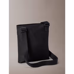 Calvin Klein Zaino piatto in nylon con logo monogramma - Vista aggiuntiva 2