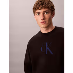 Calvin Klein Maglione con logo monogramma con emblema in misto cotone taglio relaxed - Vista aggiuntiva 3
