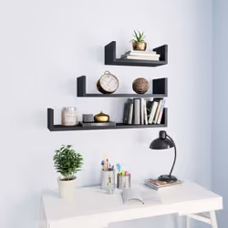 Questo set di 3 mensole in legno combina perfettamente stile e funzionalità. Semplice ma elegante, questo set è un'ottima opz ...