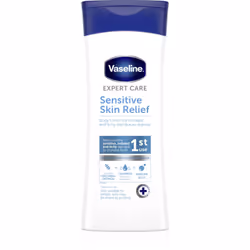 Il latte corpo Vaseline Sensitive Skin Relief garantisce l’idratazione della pelle e le dona una morbidezza vellutata.