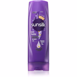 Quando ti lavi i capelli, lo shampoo apre la struttura superficiale del capello – la cuticola. Per questo è importante aggiun ...
