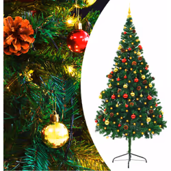 L'albero di Natale completamente decorato con eleganti rami illuminati e palline colorate crea una piacevole atmosfera nel pr ...