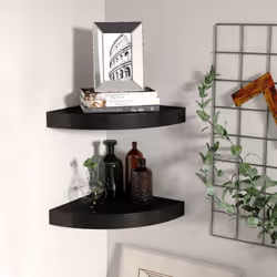Questo elegante set di 2 scaffali angolari è ideale per esporre i vostri libri preferiti, decorazioni, foto, premi, ecc. Ques ...
