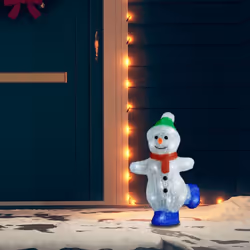 Questo pupazzo di neve attira l'attenzione. È la decorazione natalizia perfetta per la vostra casa! Questo pupazzo di neve è ...