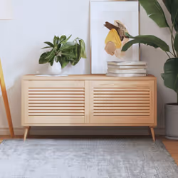 Queste ante in legno con design a lamelle sono la scelta perfetta se desiderate un elemento d'accento o per migliorare il flu ...