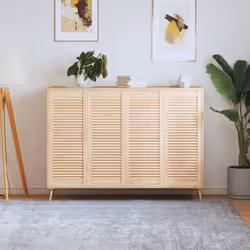 Queste ante in legno con design a lamelle sono la scelta perfetta se desiderate un elemento d'accento o per migliorare il flu ...