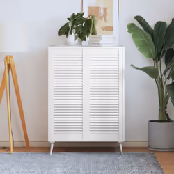 Queste ante in legno con design a lamelle sono la scelta perfetta se desiderate un elemento d'accento o per migliorare il flu ...