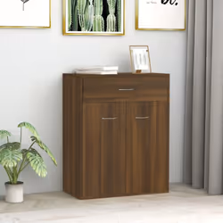 Caratterizzata da un fascino minimalista, questa credenza soddisferà tutte le vostre esigenze e sarà un complemento ideale ne ...