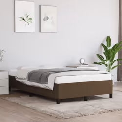 Ottieni una notte di sonno migliore e riposante con questo giroletto! È un'accogliente aggiunta a qualsiasi camera da letto.  ...