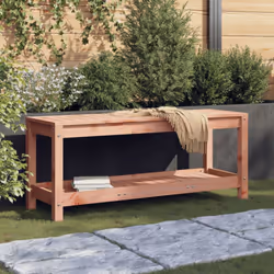 Questa panca da giardino in legno è perfetta per essere utilizzata all'esterno ed è pensata per diventare il punto focale del ...