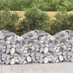 Questo pratico cesto di gabbioni è stato progettato appositamente come barriera da giardino decorativa e fonoassorbente. Mate ...